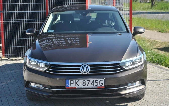 Volkswagen Passat cena 64900 przebieg: 146480, rok produkcji 2017 z Czersk małe 277